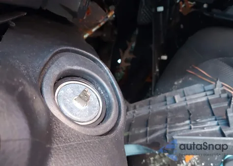 2013 Nissan Rogue S z USA, uszkodzony, nr VIN JN8AS5MT5DW534845